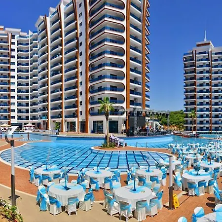 Azura Park