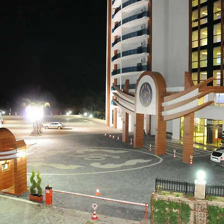 Azura Park Apartment